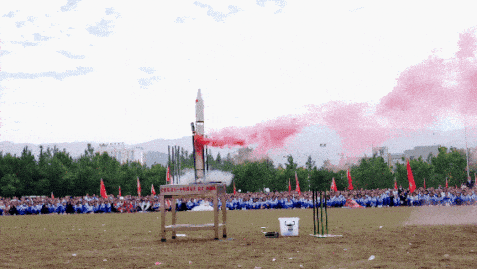 有老师带着造火箭，是一种怎样的体验？