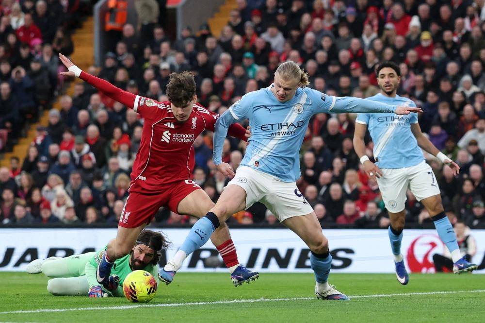 英超-诺丁汉森林0-2利物浦：天赐良机，利物浦回欧冠区