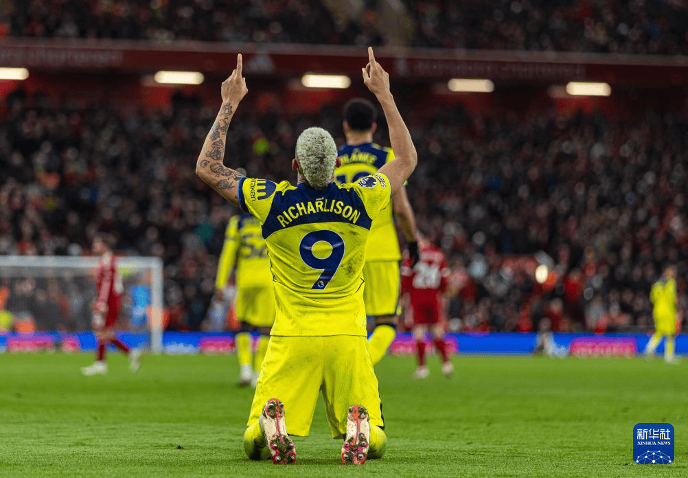 英超：热刺战平利物浦