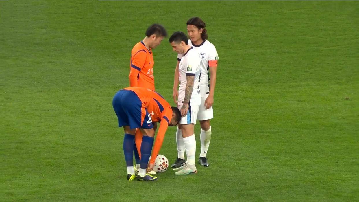 冯劲是来养老的，斯坦丘轻伤不下火线，大连迎来两连主场，冲击4连胜