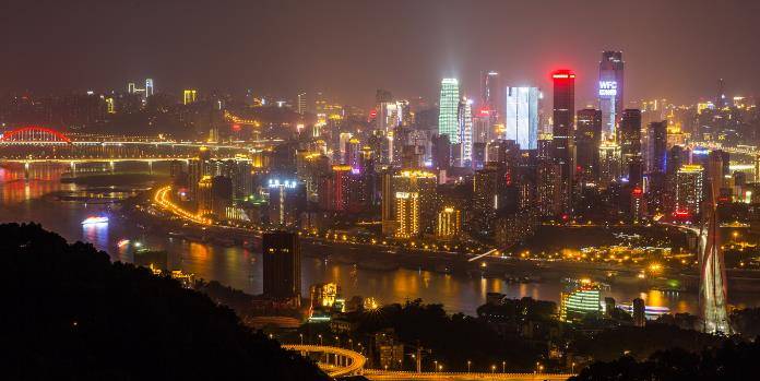 半年度GDP成绩单，主要城市排名如何，重庆实现反超广州了吗？