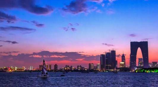 半年度GDP成绩单，主要城市排名如何，重庆实现反超广州了吗？